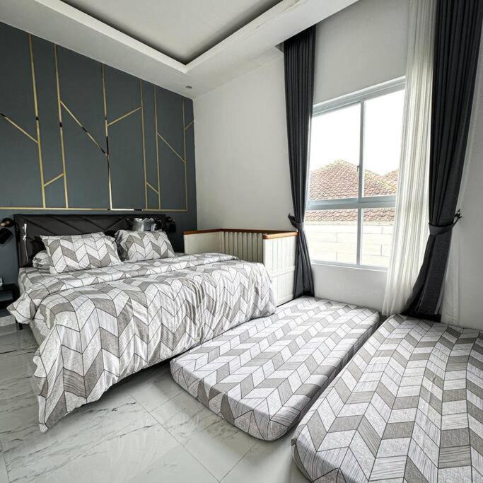 Villa 55 With Pool, Karaoke And Rooftop 보고르 외부 사진
