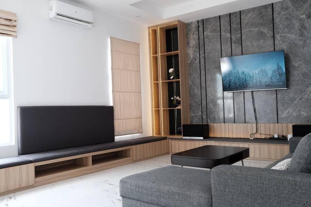 Villa 55 With Pool, Karaoke And Rooftop 보고르 외부 사진
