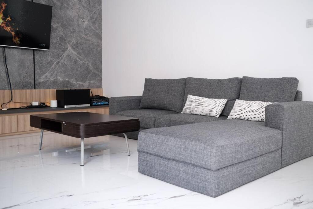 Villa 55 With Pool, Karaoke And Rooftop 보고르 외부 사진