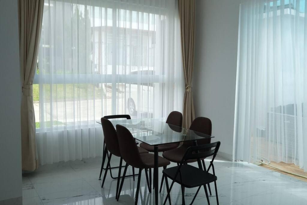 Villa 55 With Pool, Karaoke And Rooftop 보고르 외부 사진